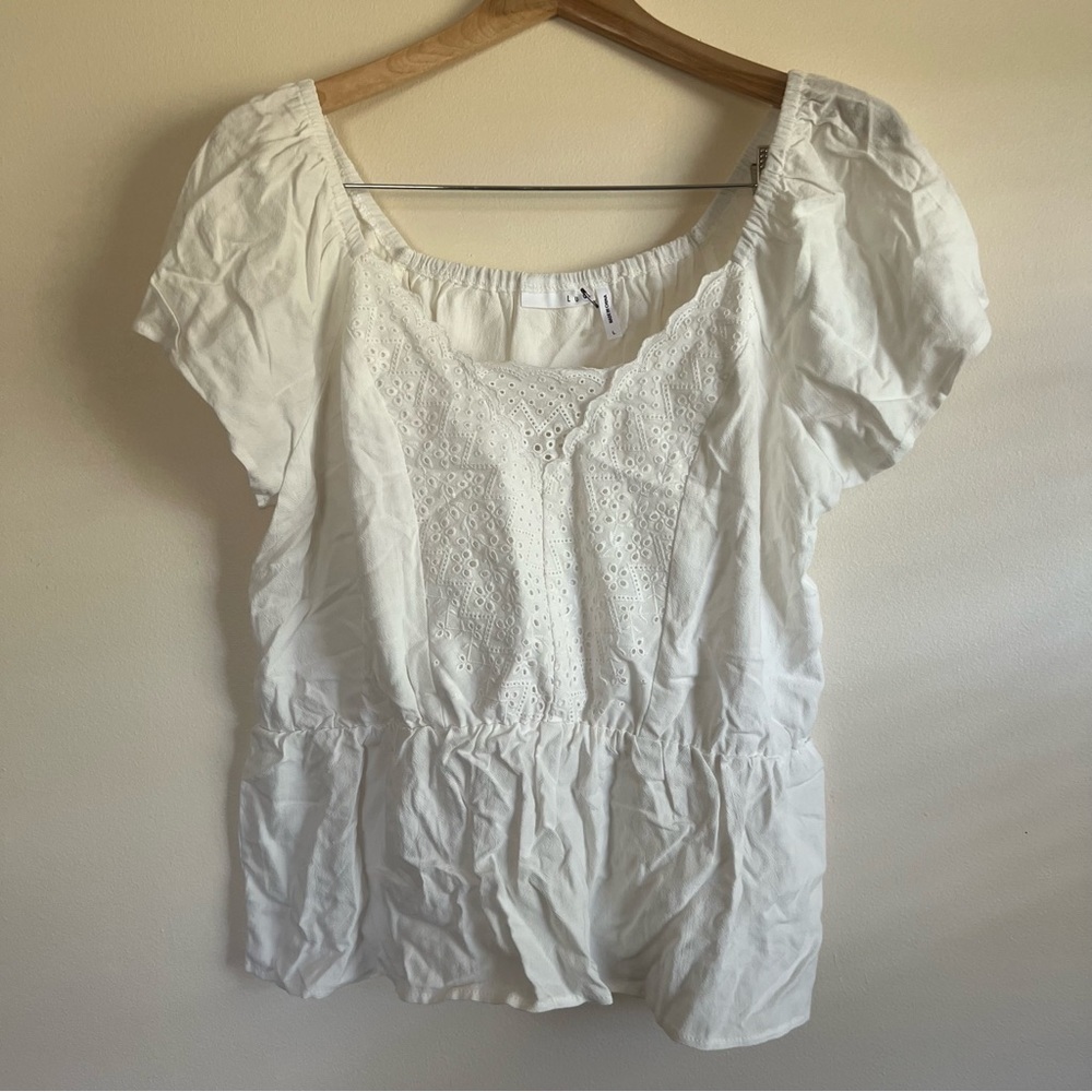 LUQ white eyelet short sleeved linens blend  blouse L